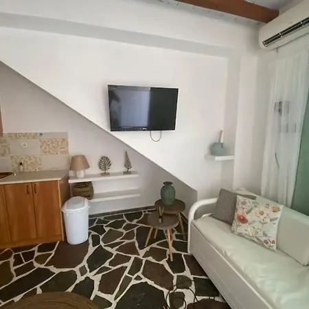 Red2 Guest House Flampouria Exterior photo