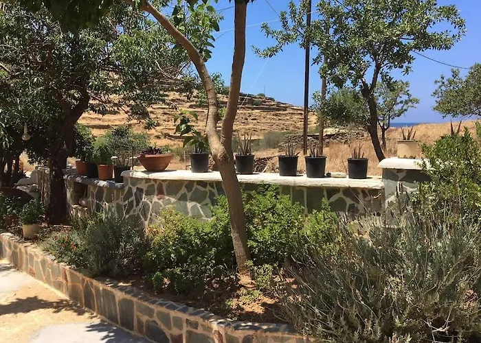Red2 Guest House